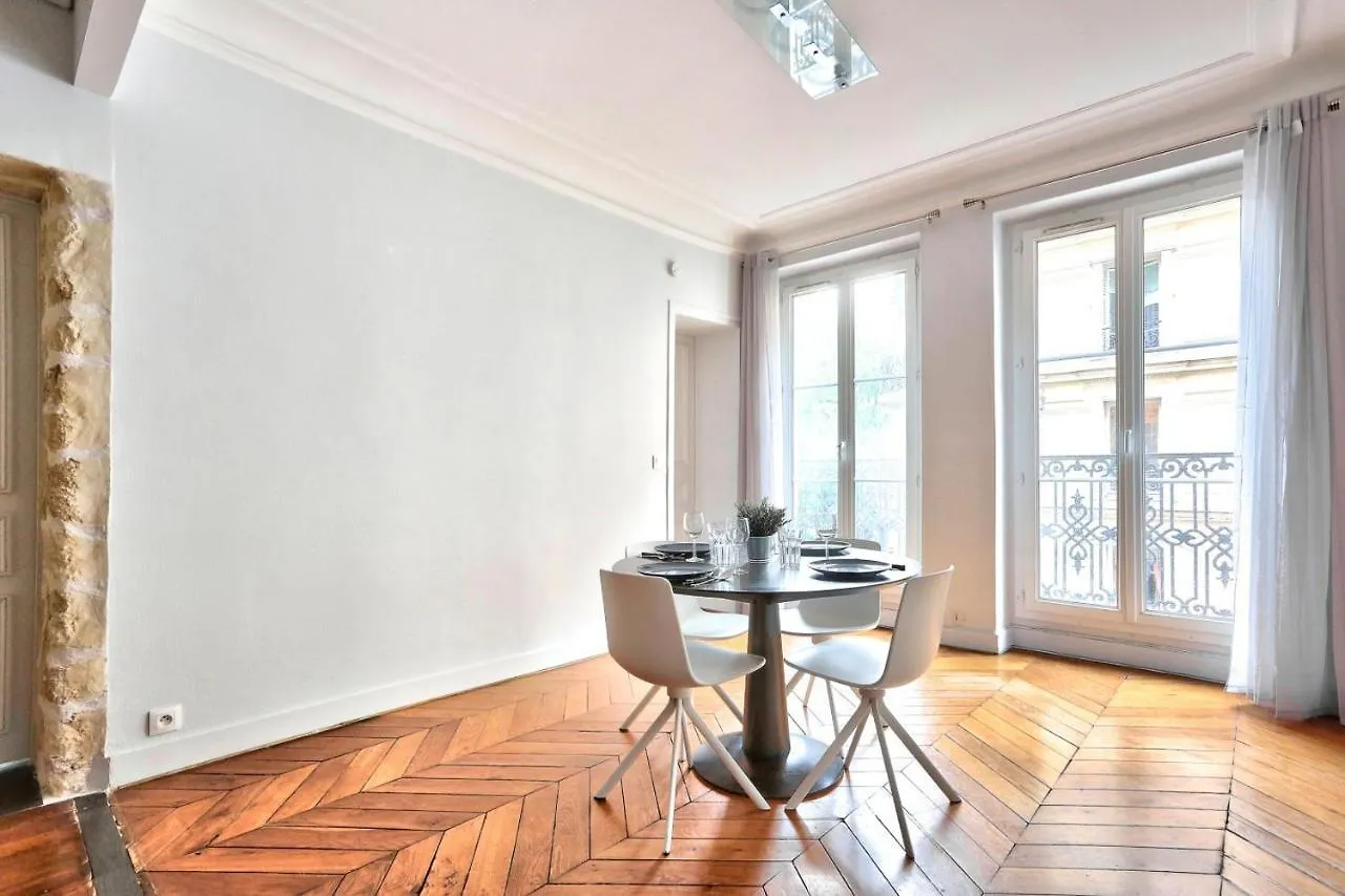 Apartment Appartement Quartier Parc Monceau Paris